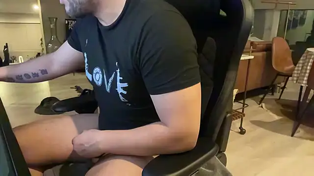 HungandThickLatin online show from 15, 2, 2025