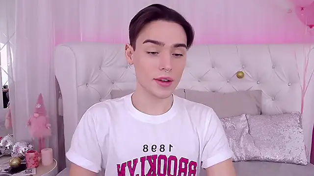 Snapshot of RobbyCharming chatting on 27, 12, 2024 RobbyCharming online show from 27, 12, 2024