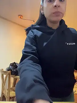 charlotte stevenss  online show from 16, 11, 2025