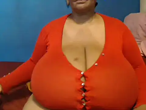 CUTEFIRMMELONSS online show from 31, 12, 2024