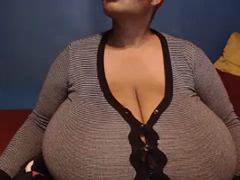 CUTEFIRMMELONSS online show from 16, 1, 2025