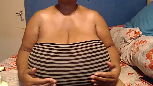 CUTEFIRMMELONSS online show from 19, 2, 2026