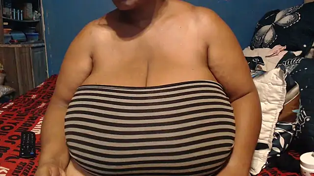 CUTEFIRMMELONSS online show from 28, 2, 2026