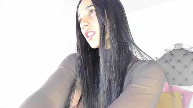 Snapshot of Valentina_Ross_ chatting on 1, 7, 2026 Valentina Ross online show from 1, 7, 2026