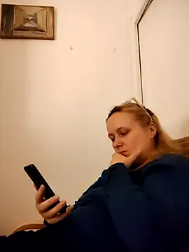 Snapshot of She-devilx chatting on 9, 10, 2025 She-devilx online show from 9, 10, 2025