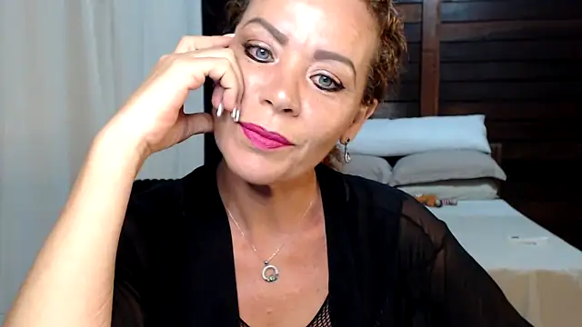 Snapshot of BarbaraDominatrix chatting on 12, 6, 2026 BarbaraDominatrix online show from 12, 6, 2026