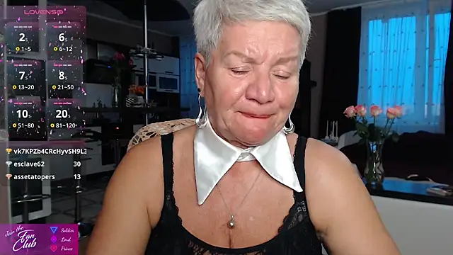 Snapshot of roxana_brooks chatting on 4, 8, 2026 roxana brooks online show from 4, 8, 2026