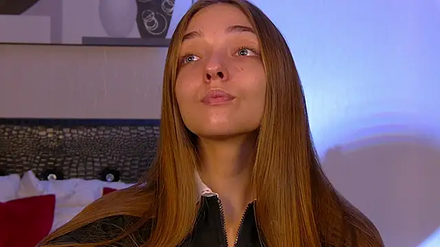 VirginieCruz online show from 20, 10, 2025