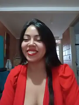 Snapshot of leah_passion chatting on 27, 5, 2026 leah passion online show from 27, 5, 2026