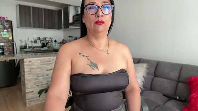 Snapshot of Karina_Yang chatting on 25, 4, 2026 Karina Yang online show from 25, 4, 2026