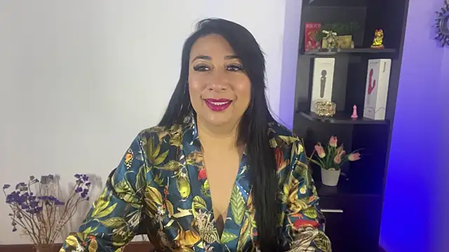 Snapshot of Karina_Yang chatting on 25, 7, 2026 Karina Yang online show from 25, 7, 2026