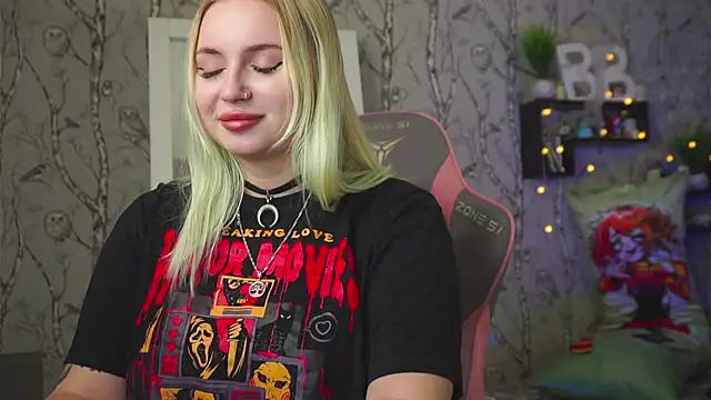 Moon Valkyrie online show from 3, 2, 2026