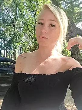 POPPY XO online show from 21, 7, 2026