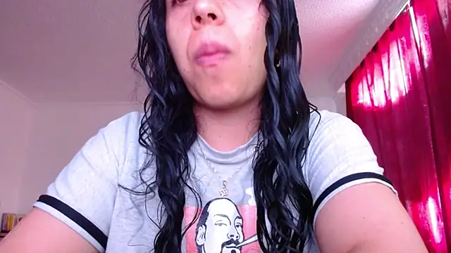 Snapshot of VALERY_MEER chatting on 8, 7, 2026 VALERY MEER online show from 8, 7, 2026