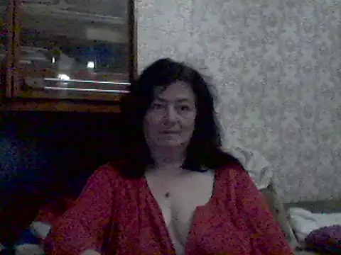 Snapshot of GypsiQueen2 chatting on 15, 2, 2025 GypsiQueen2 online show from 15, 2, 2025