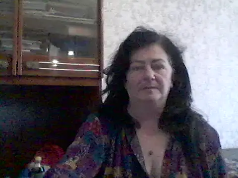 Snapshot of GypsiQueen2 chatting on 18, 2, 2025 GypsiQueen2 online show from 18, 2, 2025