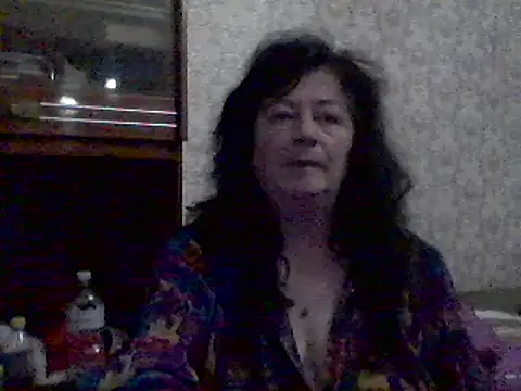Snapshot of GypsiQueen2 chatting on 24, 2, 2025 GypsiQueen2 online show from 24, 2, 2025