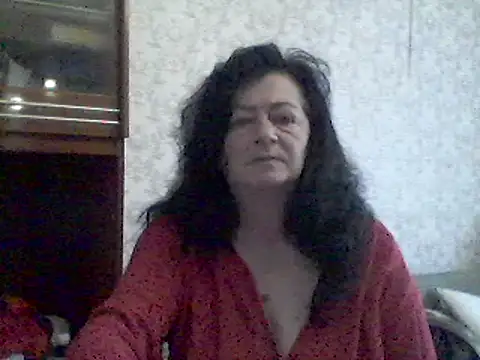 Snapshot of GypsiQueen2 chatting on 1, 3, 2025 GypsiQueen2 online show from 1, 3, 2025