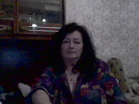 Snapshot of GypsiQueen2 chatting on 3, 3, 2025 GypsiQueen2 online show from 3, 3, 2025