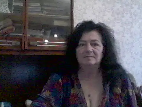 Snapshot of GypsiQueen2 chatting on 4, 3, 2025 GypsiQueen2 online show from 4, 3, 2025
