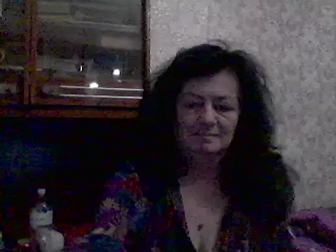 Snapshot of GypsiQueen2 chatting on 6, 3, 2025 GypsiQueen2 online show from 6, 3, 2025