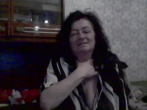 Snapshot of GypsiQueen2 chatting on 9, 3, 2025 GypsiQueen2 online show from 9, 3, 2025
