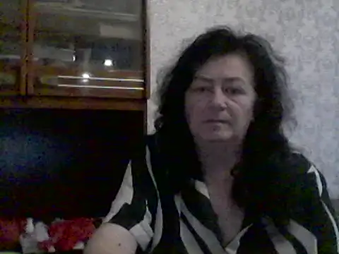 Snapshot of GypsiQueen2 chatting on 10, 3, 2025 GypsiQueen2 online show from 10, 3, 2025