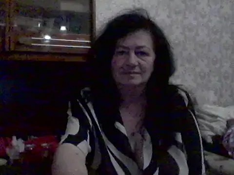 Snapshot of GypsiQueen2 chatting on 11, 3, 2025 GypsiQueen2 online show from 11, 3, 2025