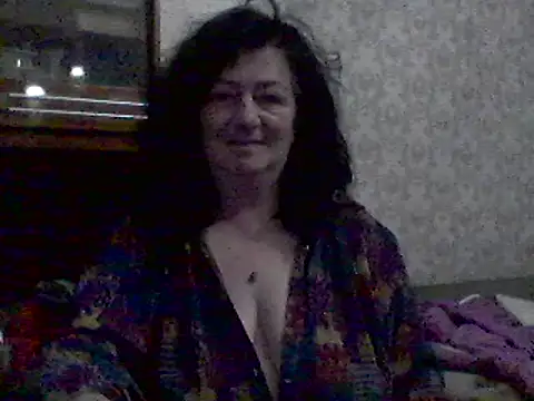 Snapshot of GypsiQueen2 chatting on 16, 3, 2025 GypsiQueen2 online show from 16, 3, 2025