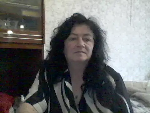 Snapshot of GypsiQueen2 chatting on 17, 3, 2025 GypsiQueen2 online show from 17, 3, 2025