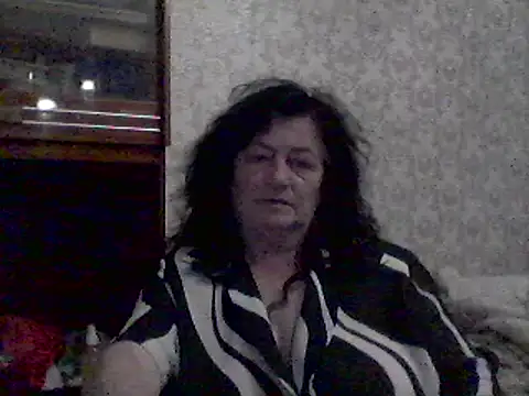 Snapshot of GypsiQueen2 chatting on 17, 3, 2025 GypsiQueen2 online show from 17, 3, 2025
