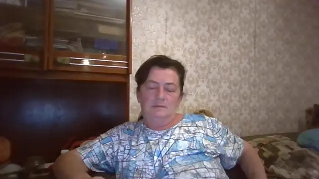 Snapshot of GypsiQueen2 chatting on 14, 9, 2025 GypsiQueen2 online show from 14, 9, 2025