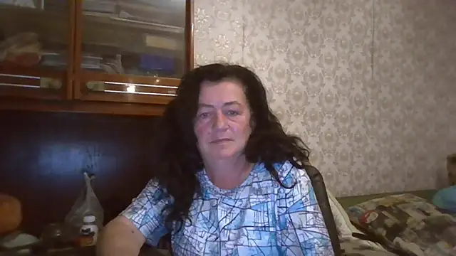 Snapshot of GypsiQueen2 chatting on 15, 9, 2025 GypsiQueen2 online show from 15, 9, 2025