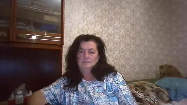 Snapshot of GypsiQueen2 chatting on 17, 9, 2025 GypsiQueen2 online show from 17, 9, 2025