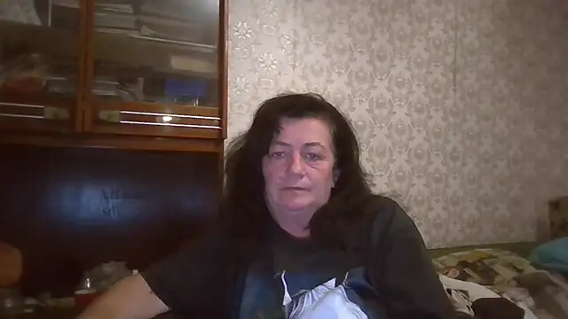 Snapshot of GypsiQueen2 chatting on 18, 9, 2025 GypsiQueen2 online show from 18, 9, 2025