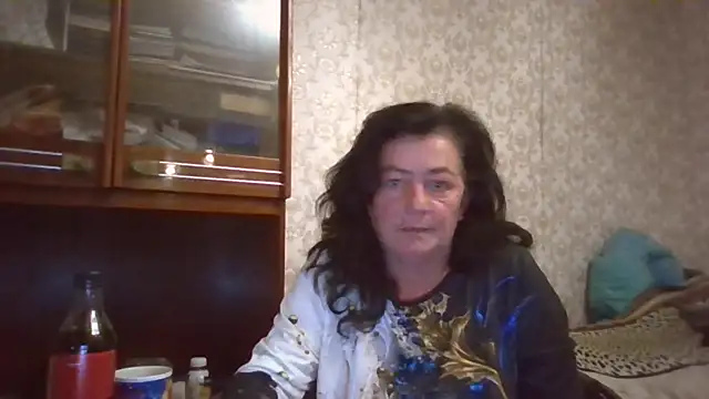 Snapshot of GypsiQueen2 chatting on 28, 9, 2025 GypsiQueen2 online show from 28, 9, 2025