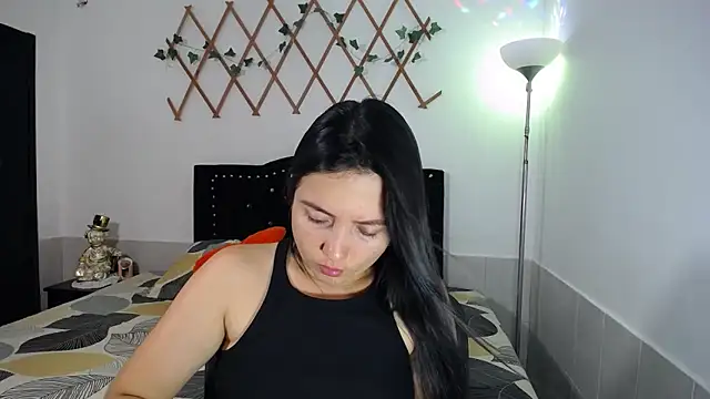 Snapshot of naughty_girl_4u chatting on 18, 2, 2026 naughty girl 4u online show from 18, 2, 2026