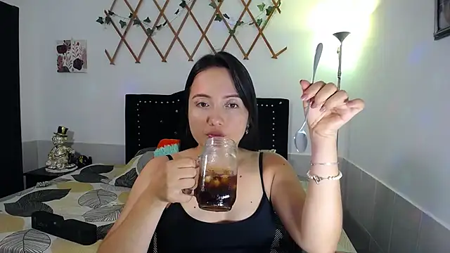 naughty girl 4u online show from 22, 3, 2026