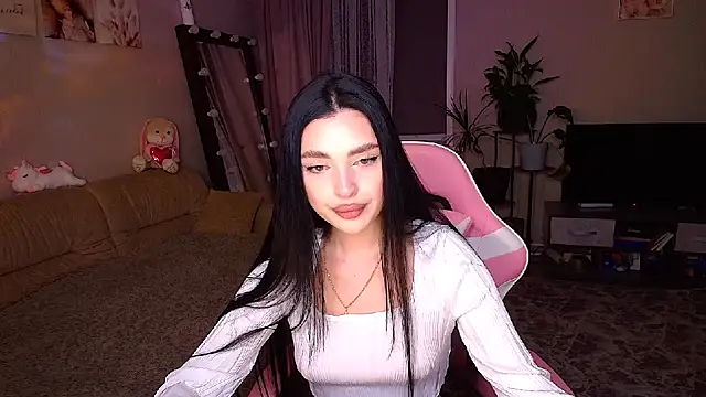 Snapshot of __Malika__ chatting on 12, 10, 2025 Malika online show from 12, 10, 2025