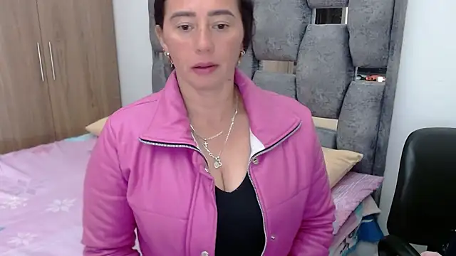 sara hott 1 online show from 3, 2, 2025