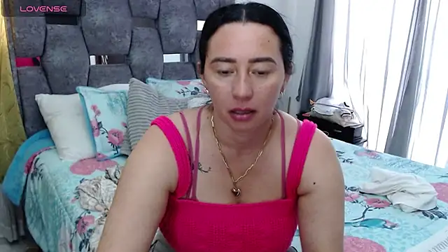 sara hott 1 online show from 7, 10, 2025