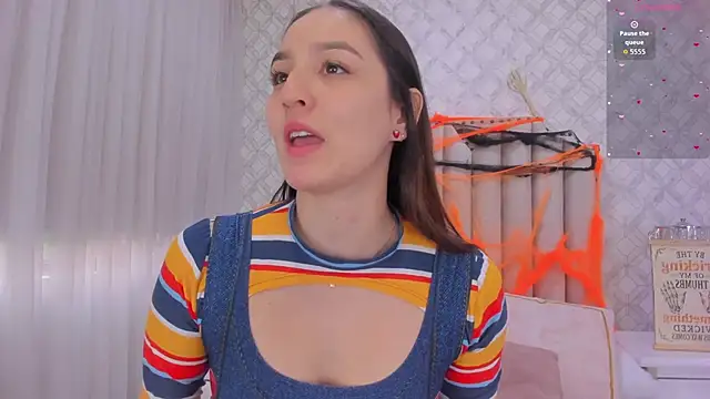 Pia Johnson  online show from 31, 10, 2025