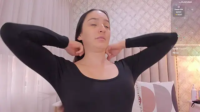 Pia Johnson  online show from 5, 12, 2025