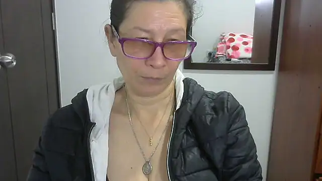 Snapshot of latin49 chatting on 8, 3, 2025 latin49 online show from 8, 3, 2025