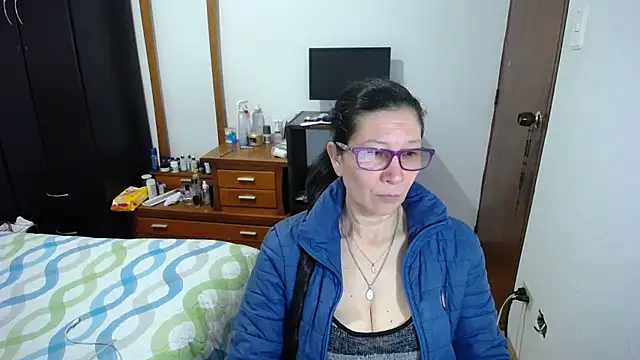 Snapshot of latin49 chatting on 12, 9, 2025 latin49 online show from 12, 9, 2025