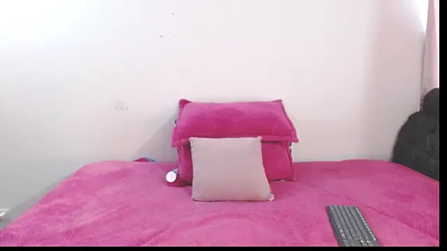 zohe  online show from 26, 11, 2025