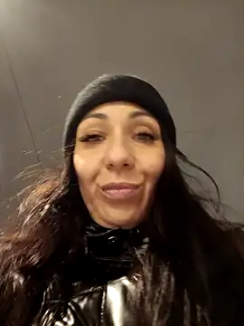 LeticiaWoods online show from 21, 12, 2024