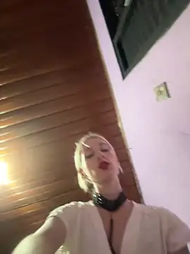 bunnydark00 online show from 28, 2, 2025