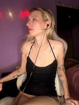 bunnydark00 online show from 13, 12, 2025