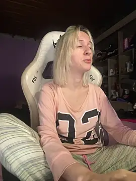 bunnydark00 online show from 11, 6, 2026